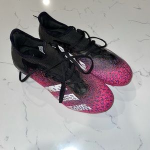 Adidas Predator Women’s Soccer Cleats Size US 8 (Women’s 9) Lightly used.